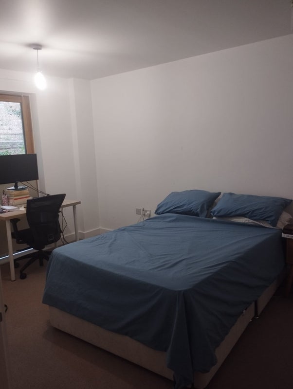 Room Whiston Road in Greater London