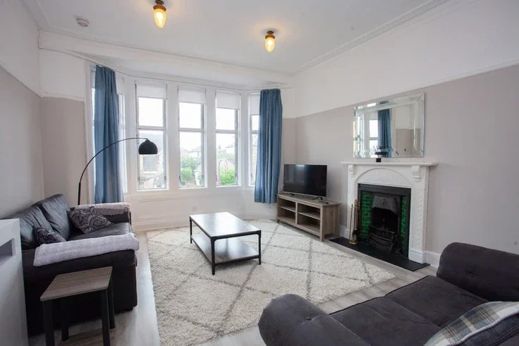 Flat Fenwick Road in Giffnock