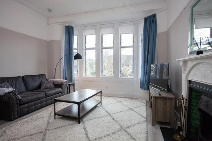 Flat Fenwick Road in Giffnock