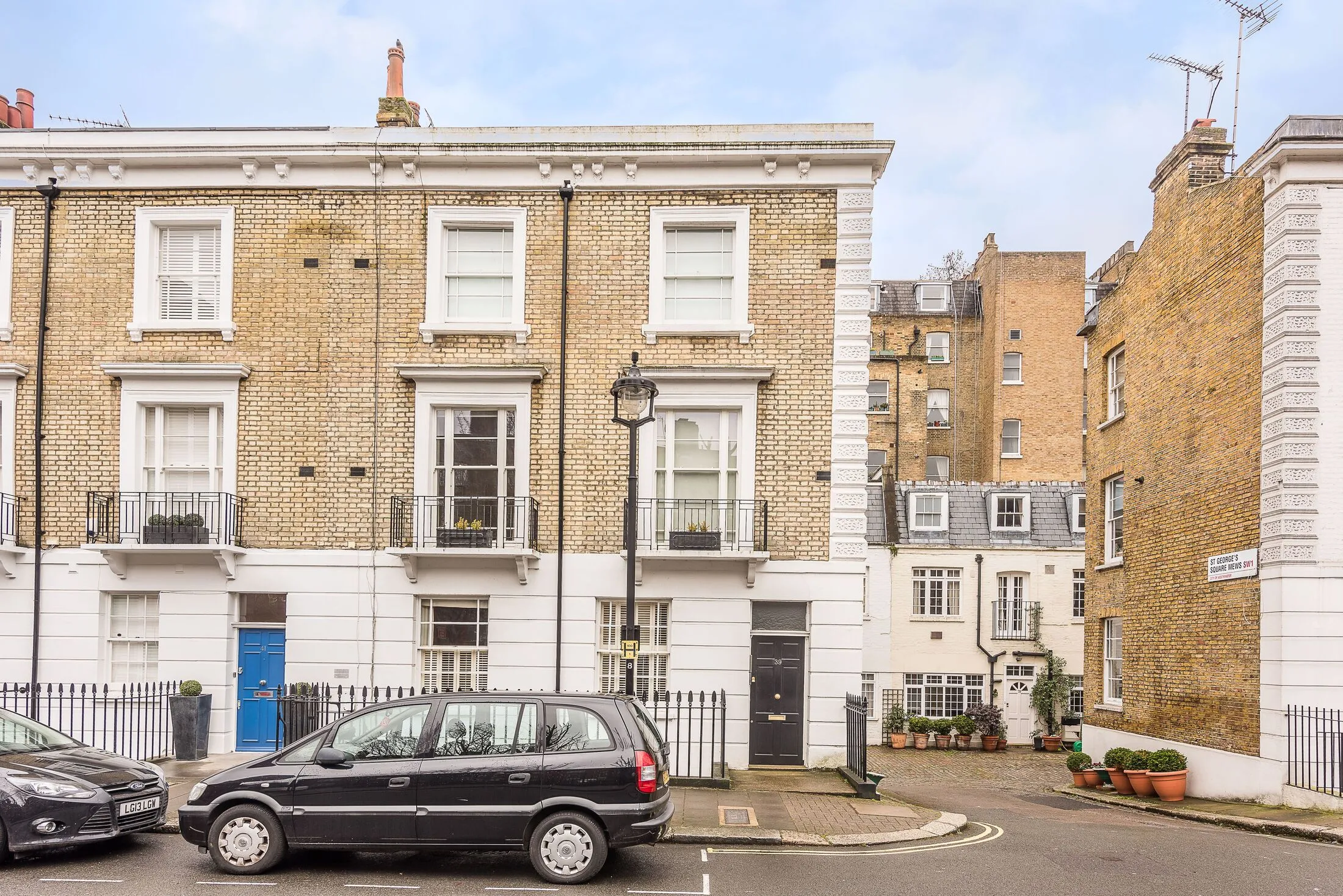 Flat St George's Square Mews in City of Westminster