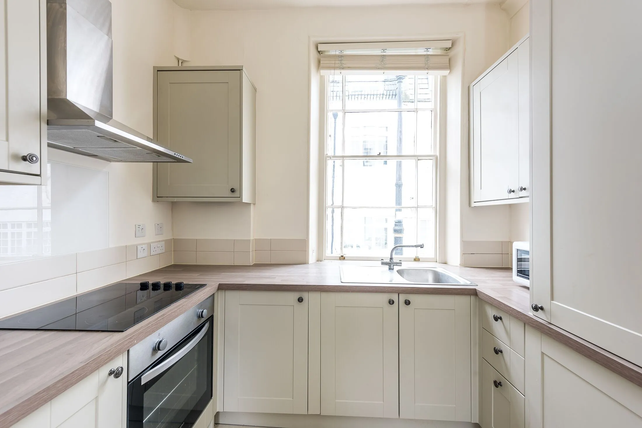 Flat St George's Square Mews in City of Westminster