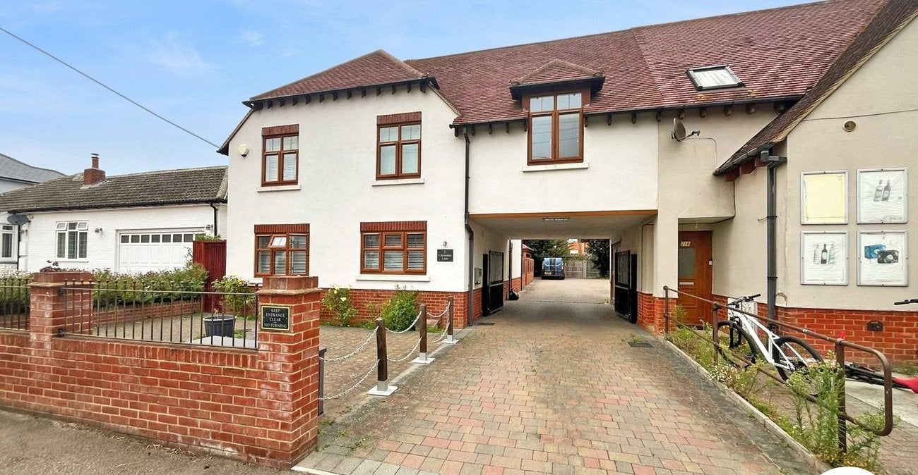 Flat Christmas Lane in High Halstow