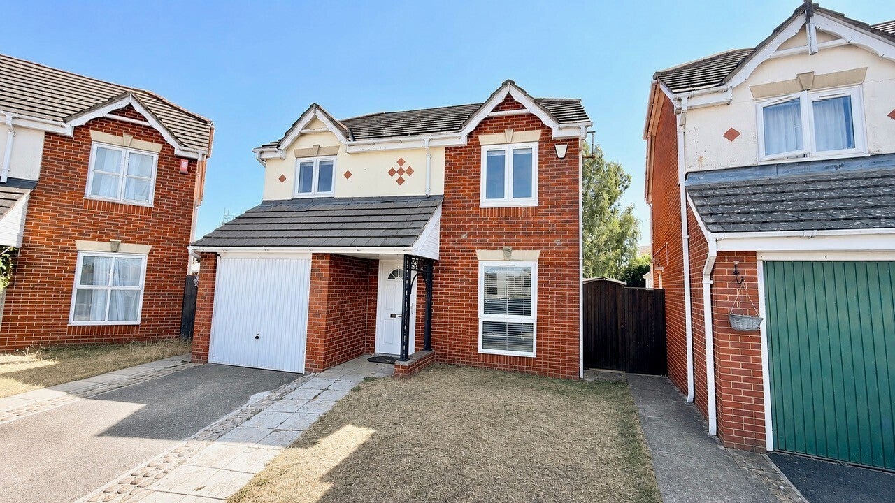 House Neptune Close in Greater London