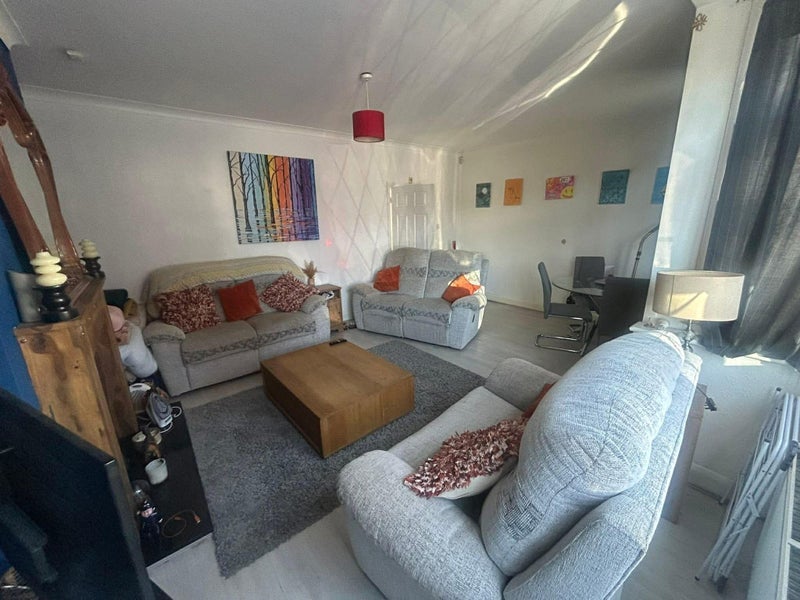 Room Exford Road in Greater London