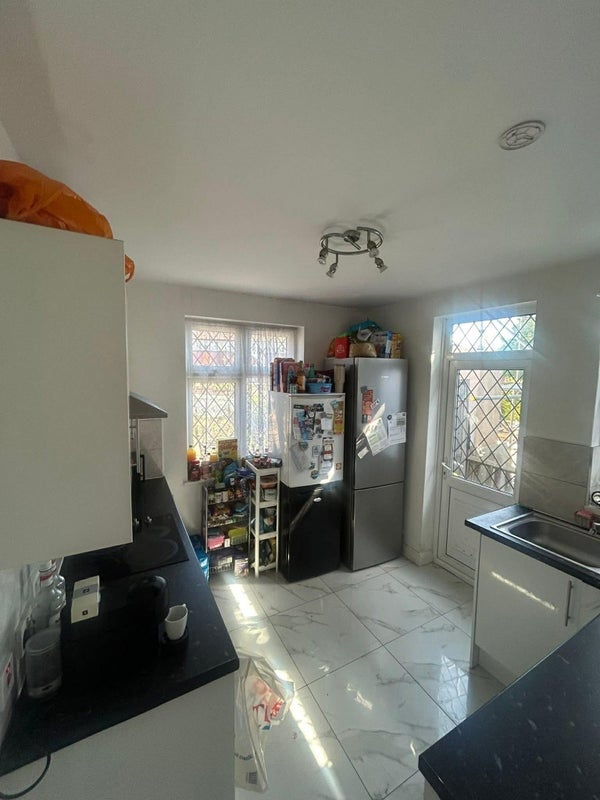 Room Exford Road in Greater London