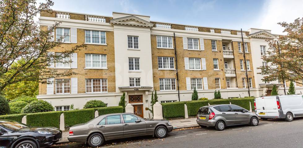 Flat Parkway in Greater London