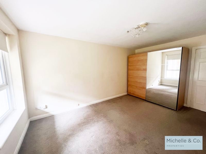 Flat Jacoby Place in Birmingham