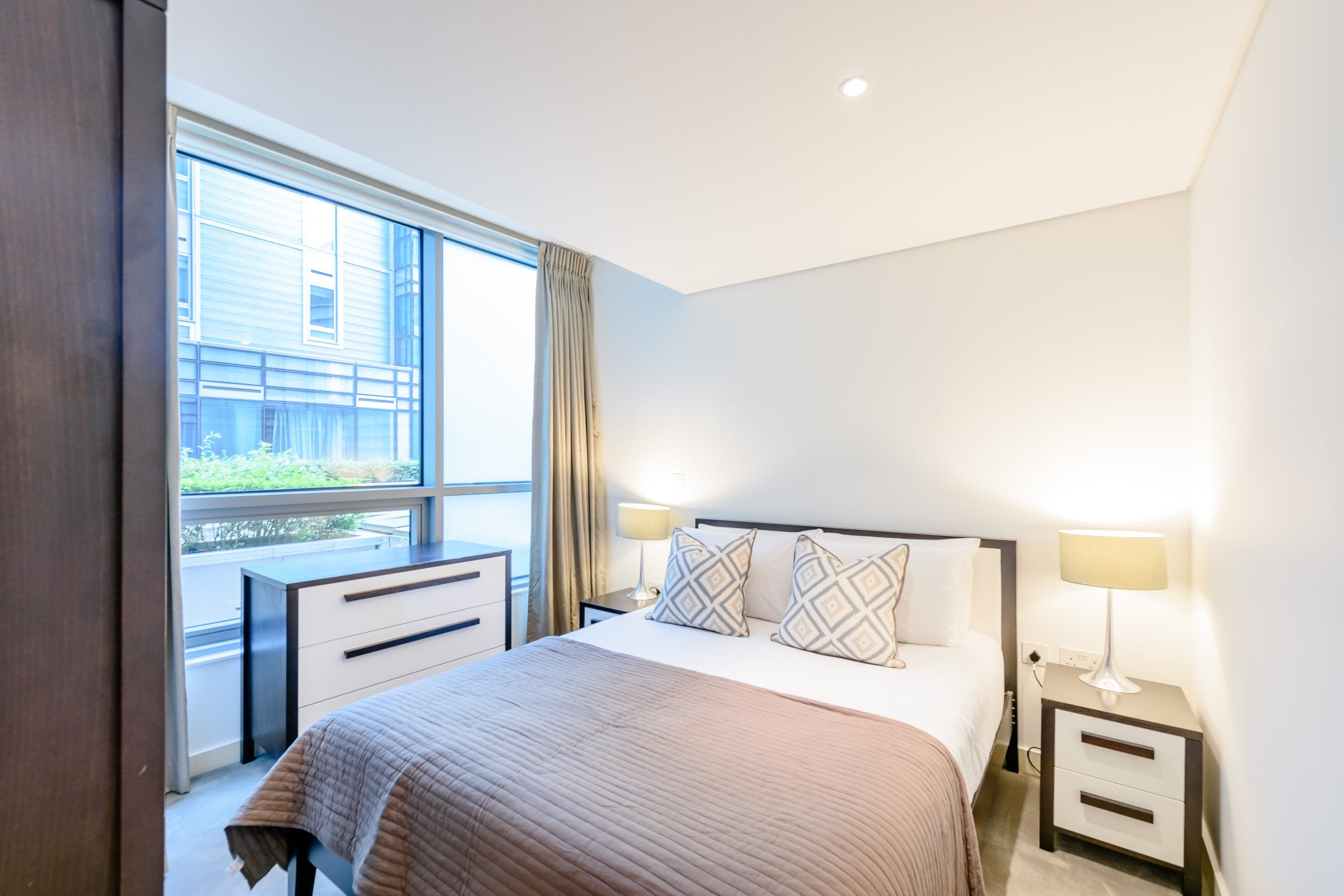 Flat Merchant Square in City of Westminster