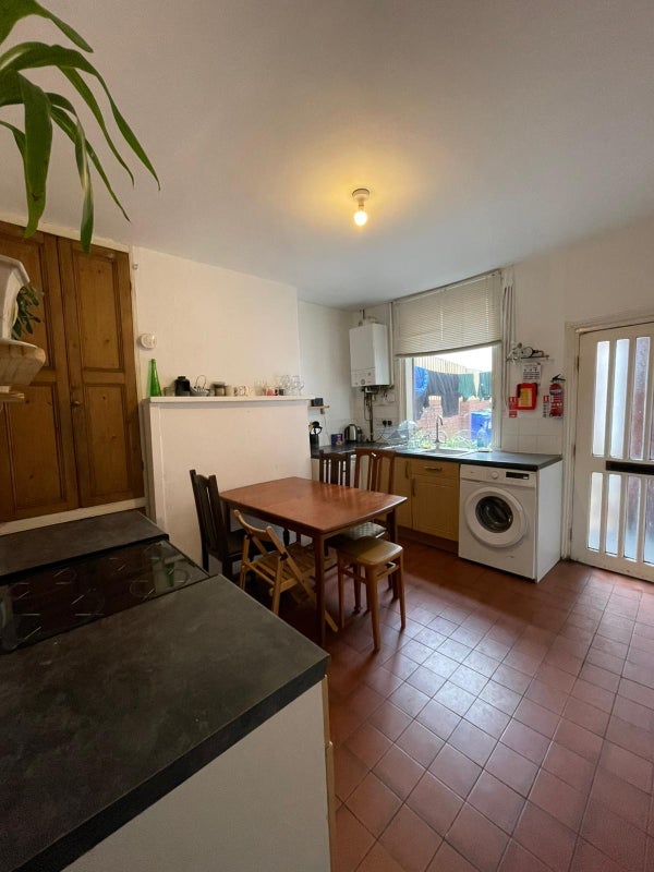 Room Sharrow Lane in Sheffield