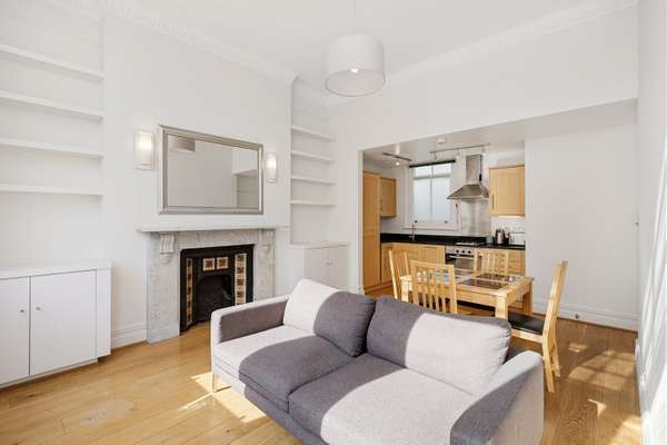 Flat Egerton Gardens in Greater London