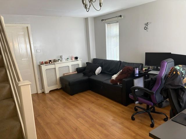House Leglen Wood Crescent in Glasgow