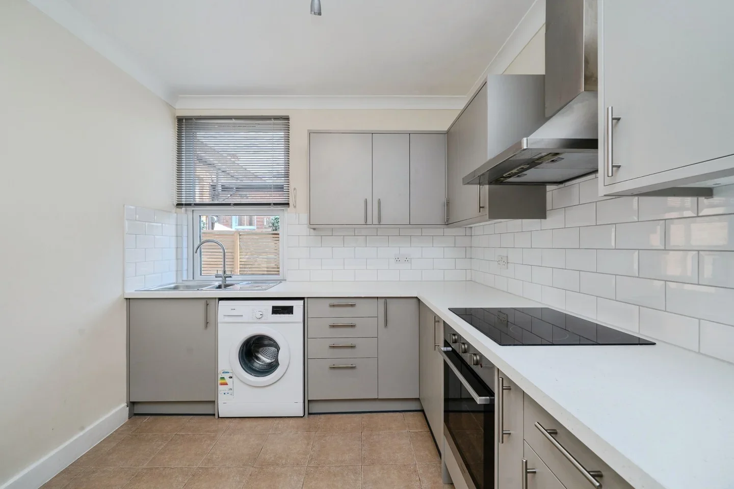 Flat Walton Road in Elmbridge