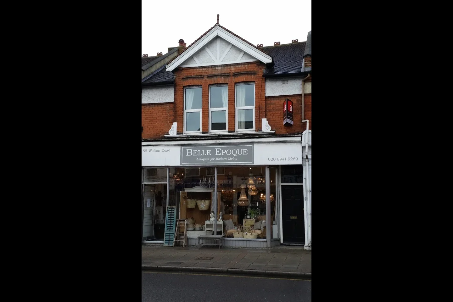 Flat Walton Road in Elmbridge