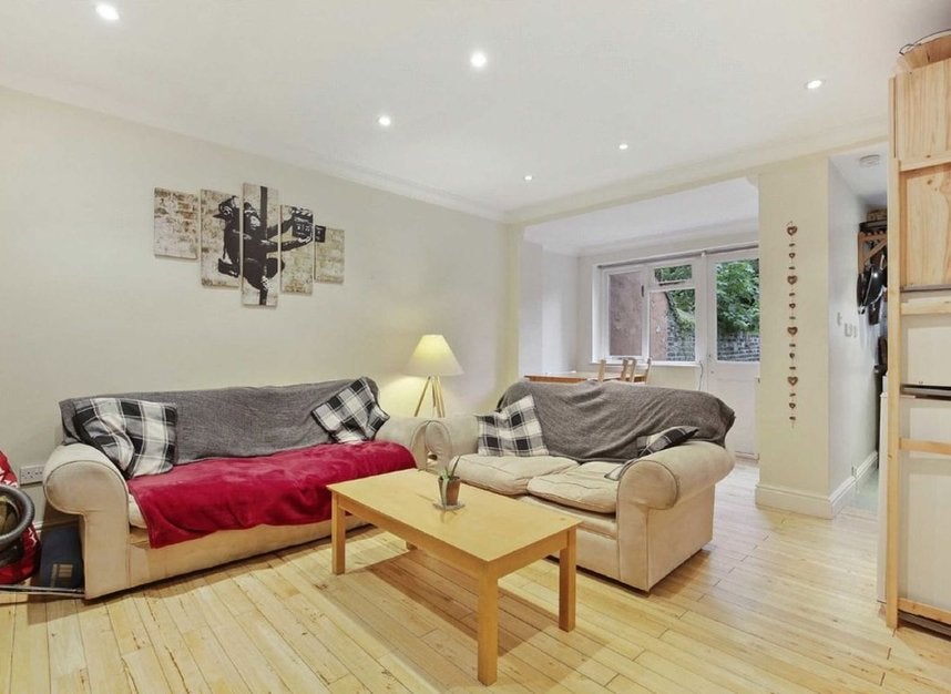 Flat Tufnell Park Road in Greater London