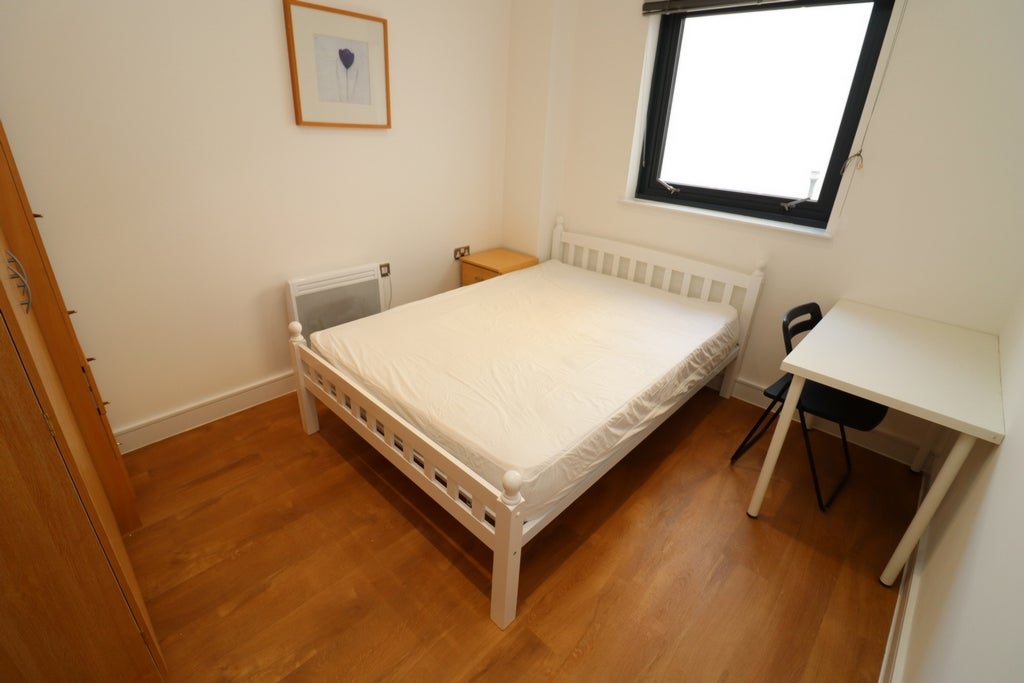 Room Globe Road in Greater London
