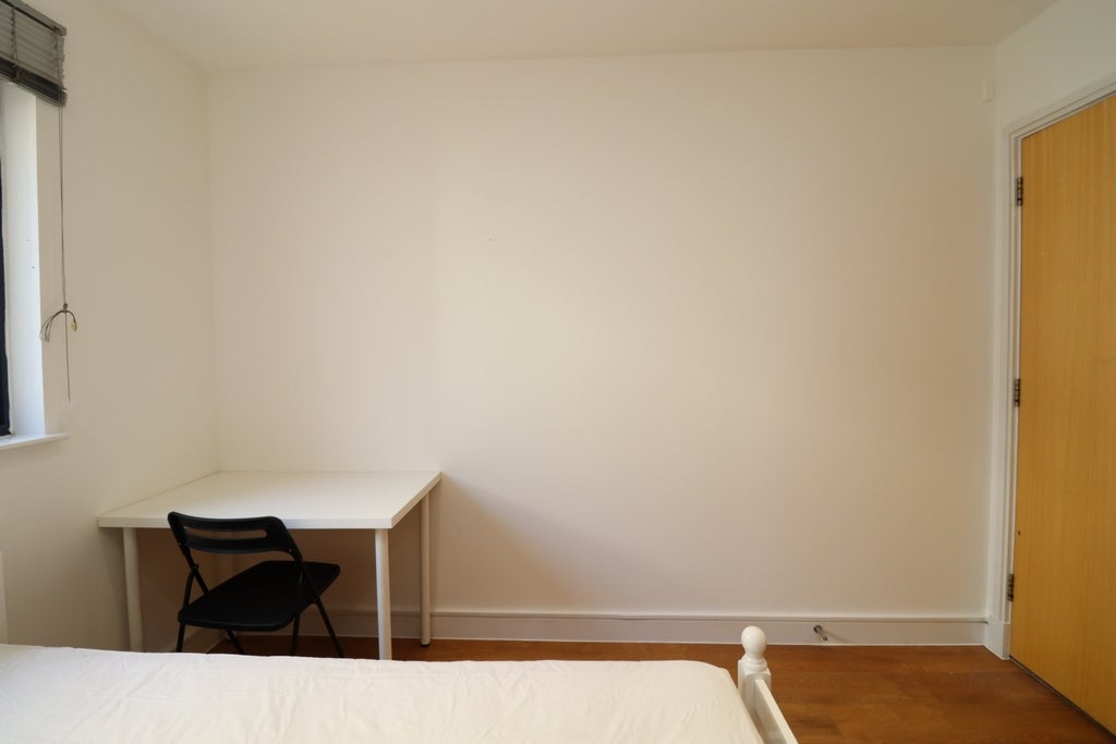 Room Globe Road in Greater London