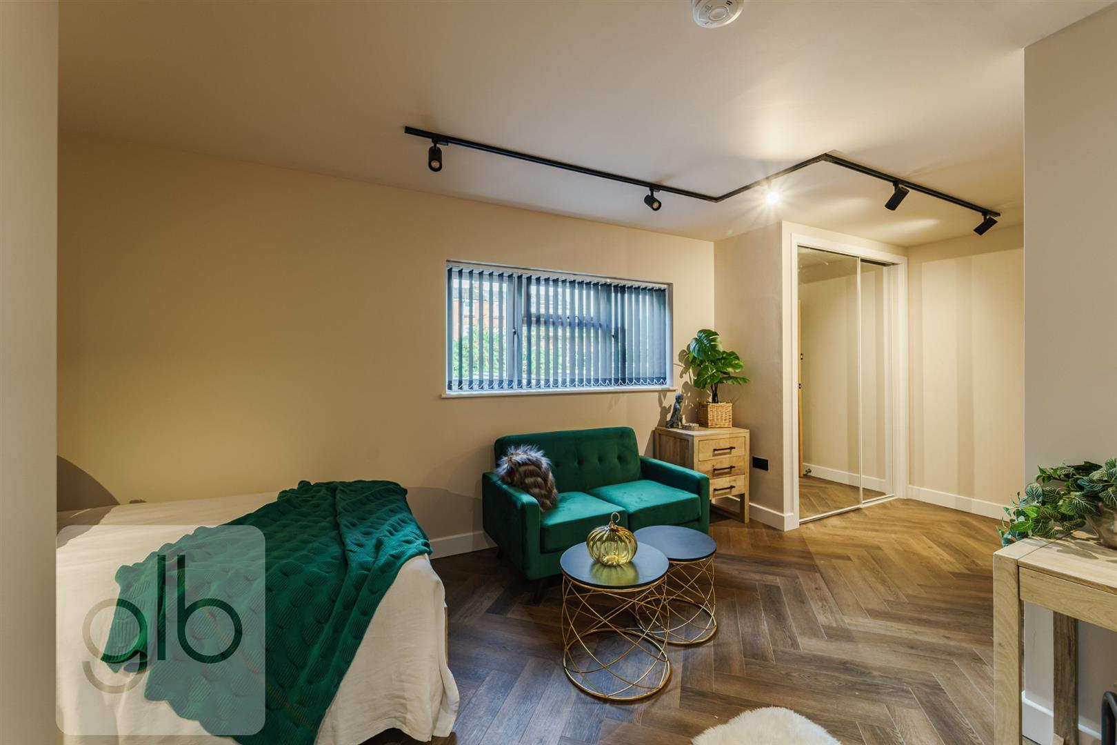 Room Gulson Road in Coventry