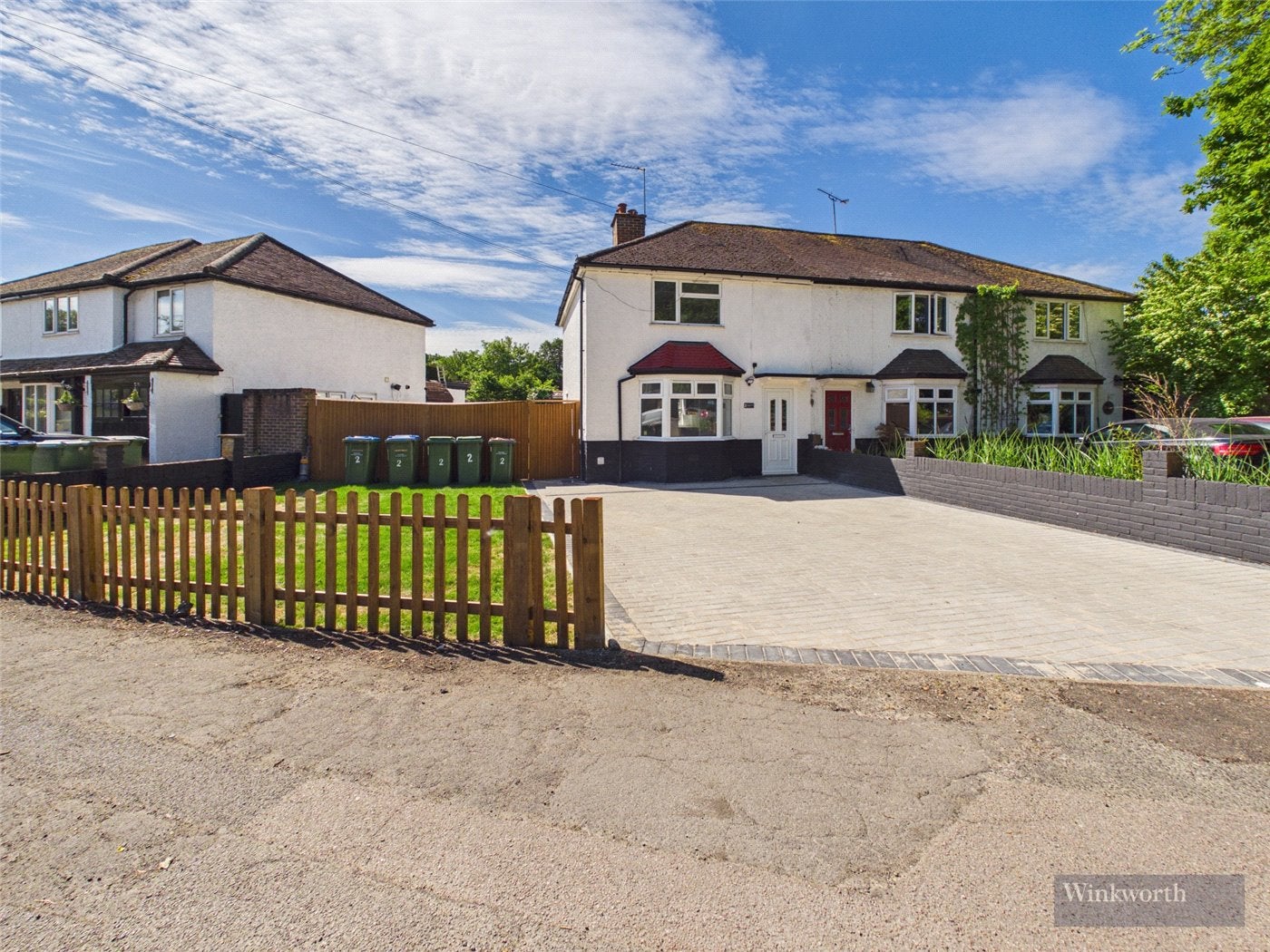 House Brooklands Road in Elmbridge