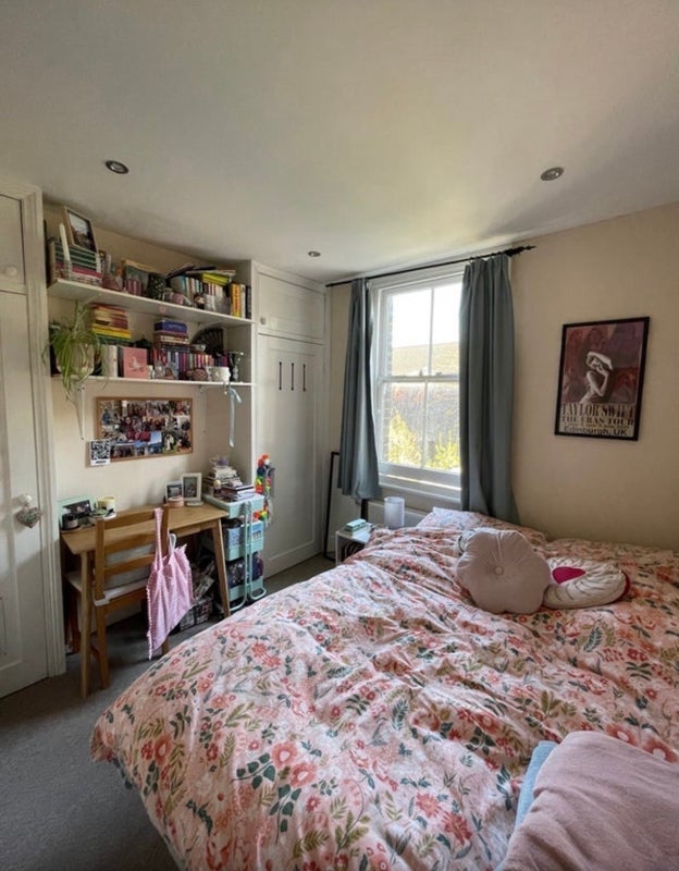 Room South Park Road in Greater London