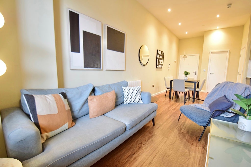Flat Albion Place in Leeds