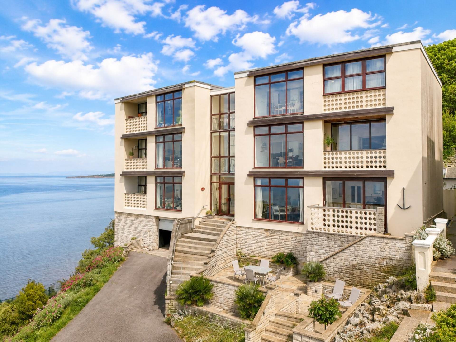 Flat Camp Road in Weston-super-Mare