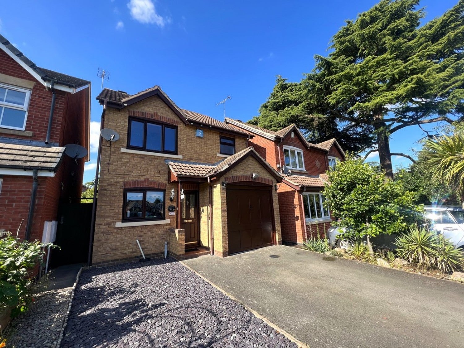 House Wych Elm Drive in Royal Leamington Spa