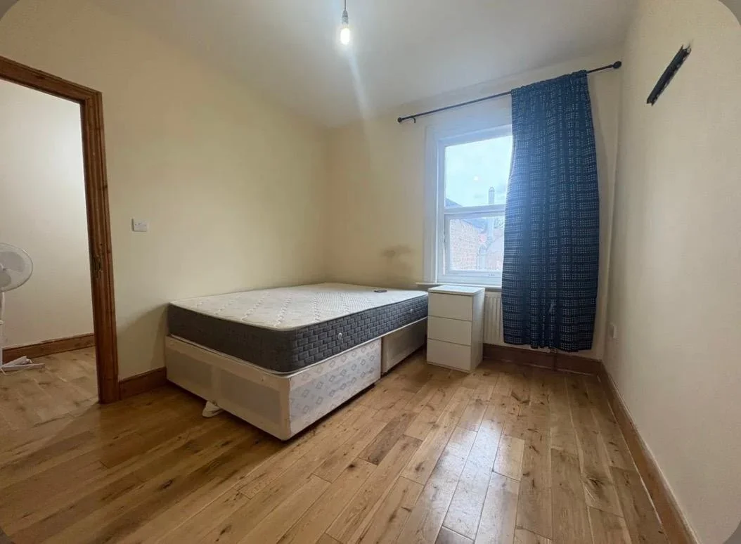 Room Winchester Road in Greater London