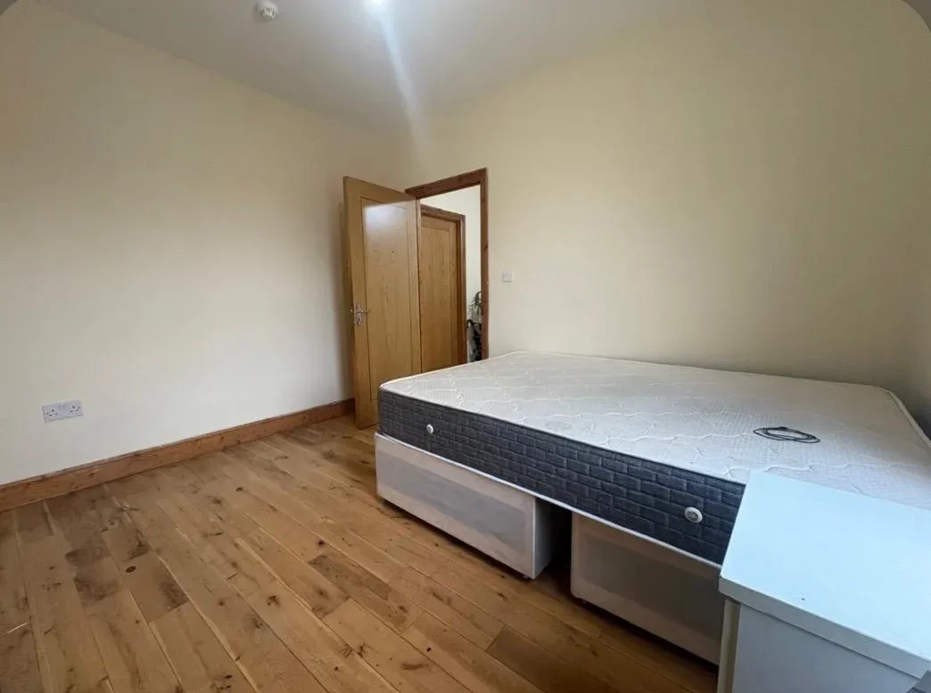 Room Winchester Road in Greater London