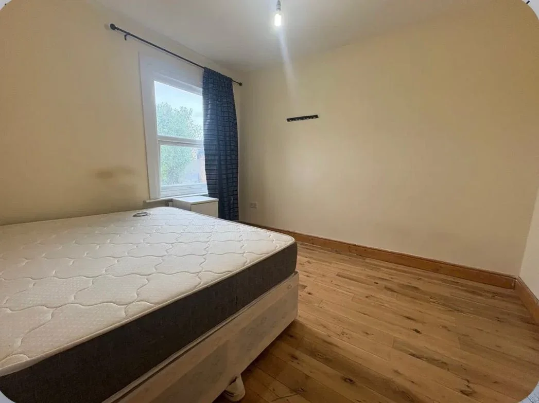 Room Winchester Road in Greater London