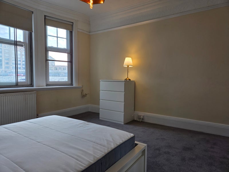 Room Hammersmith Road in Greater London