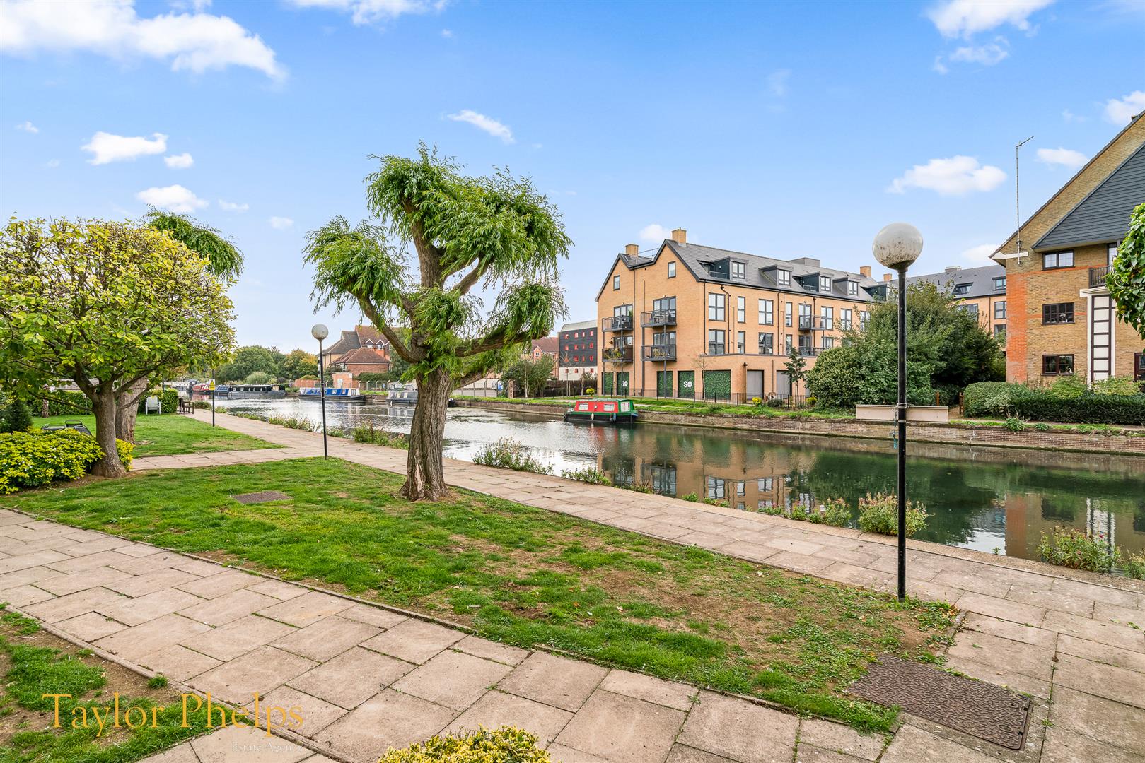 Flat Albany Mews in Ware