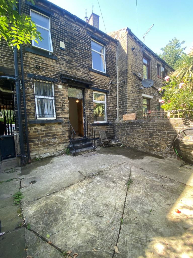 House Cross Lane in Bradford