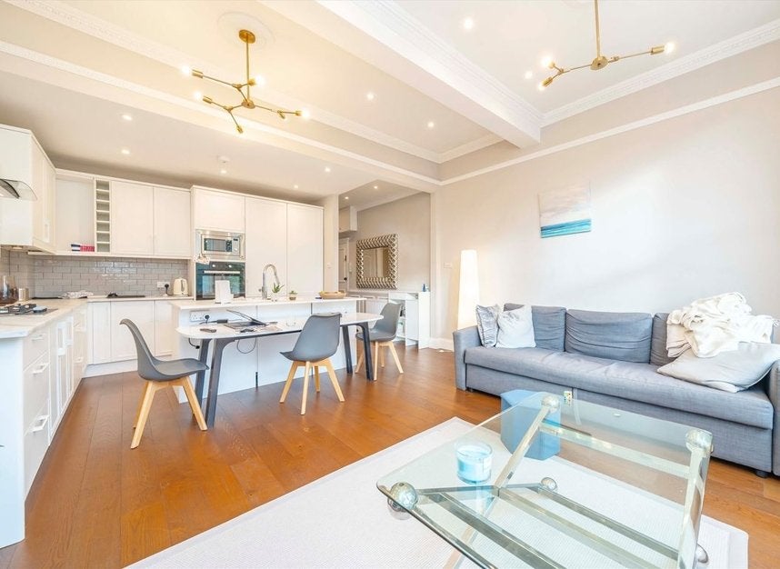 Flat Florence Road in Greater London