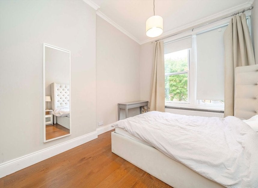 Flat Florence Road in Greater London