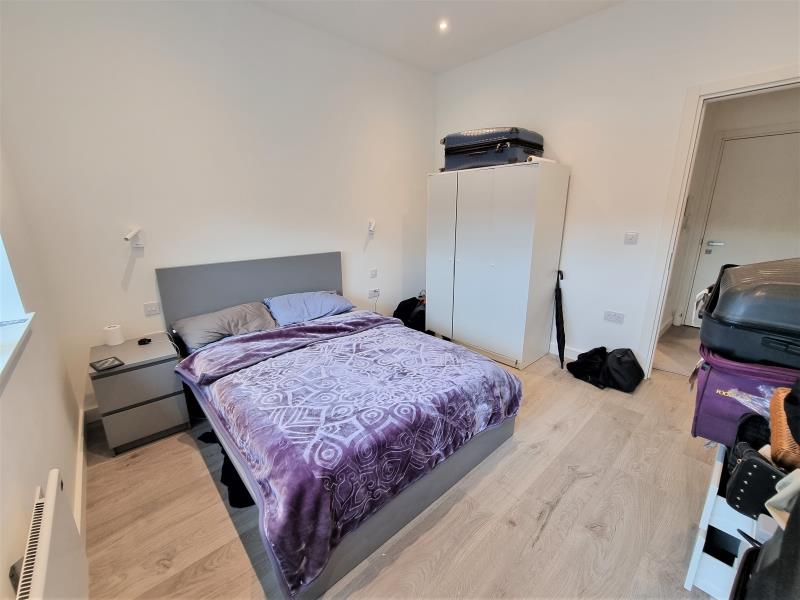 Flat Ladymead in Guildford