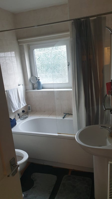 Room Ripon Avenue in Newcastle-under-Lyme