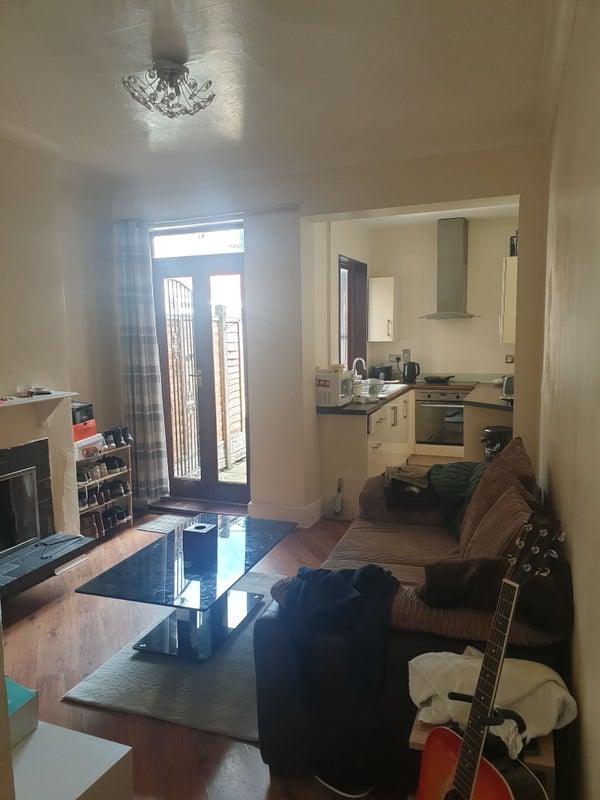 Room Ripon Avenue in Newcastle-under-Lyme