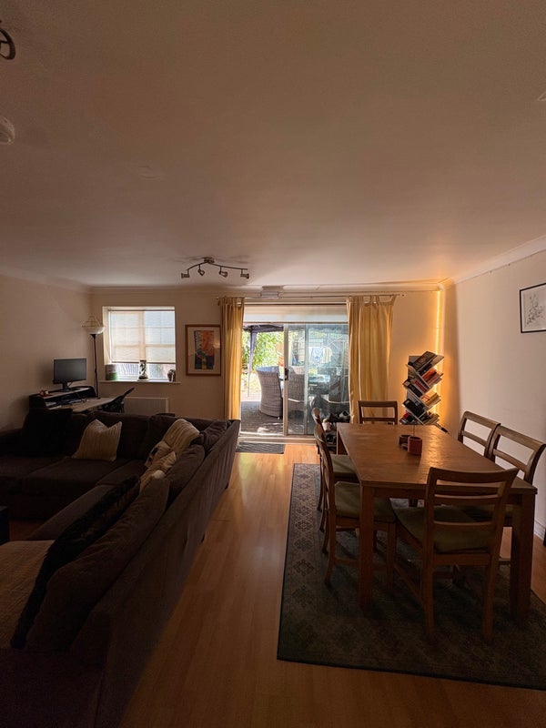 Room Goldsmith Road in Greater London