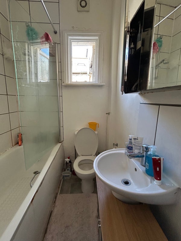 Room Danehurst Street in Greater London