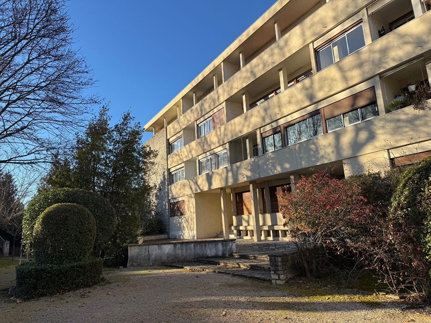 Flat Avenue Pierre Brossolette in Aix-en-Provence
