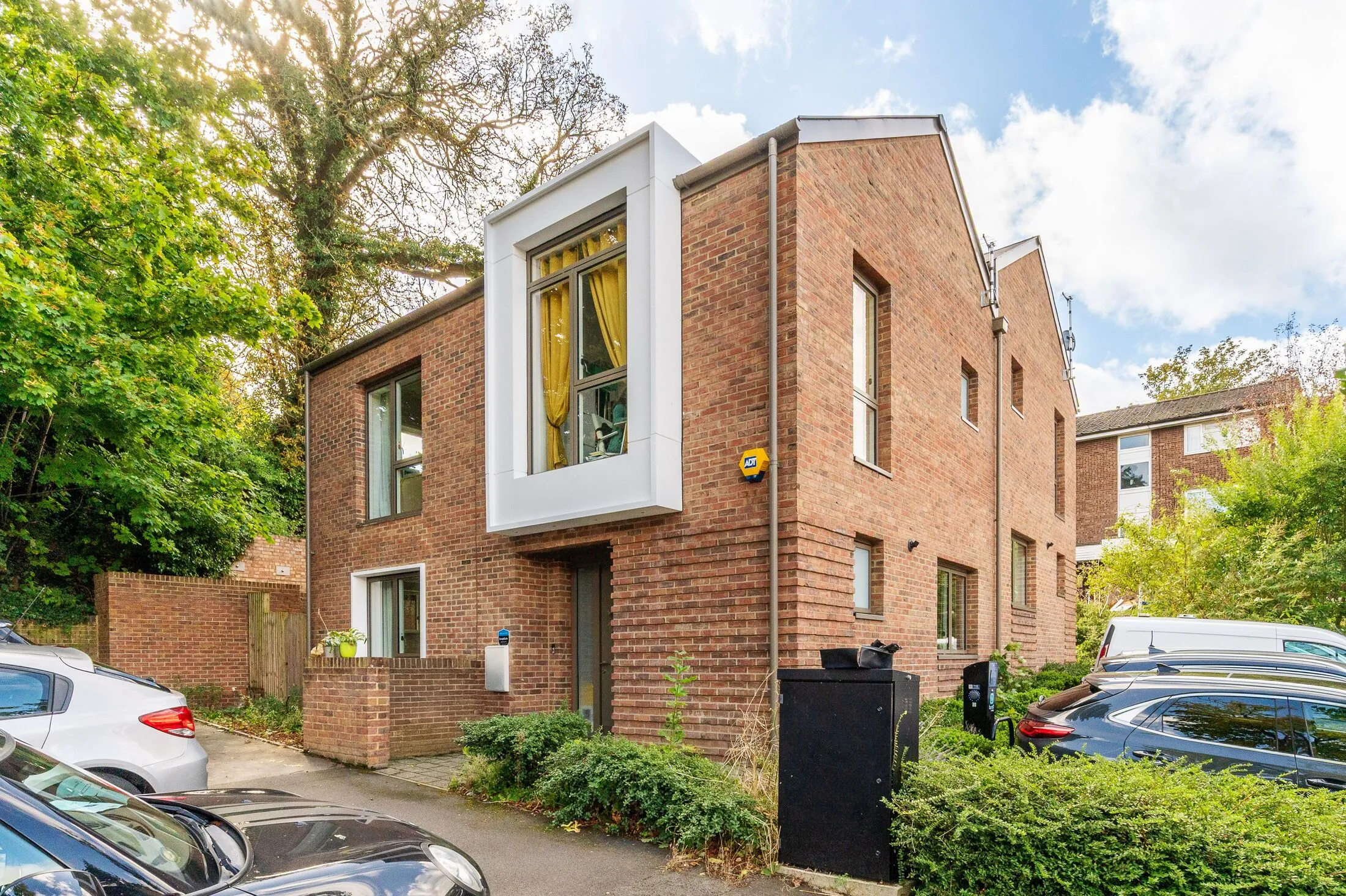 House Ravensdale Gardens in Greater London