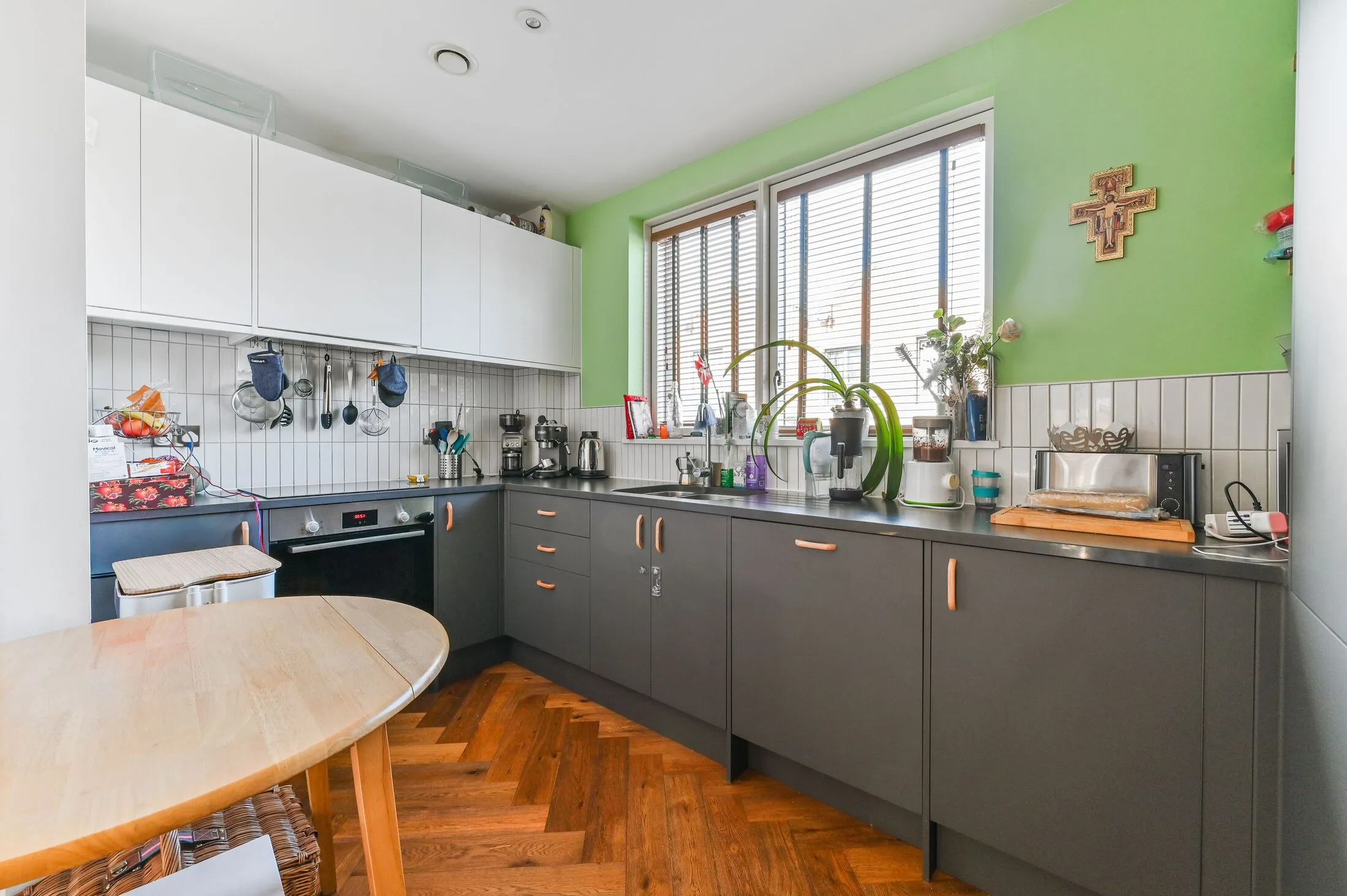 House Ravensdale Gardens in Greater London