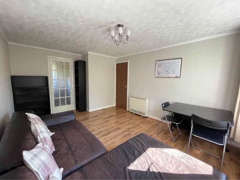 Flat Polwarth Terrace in City of Edinburgh