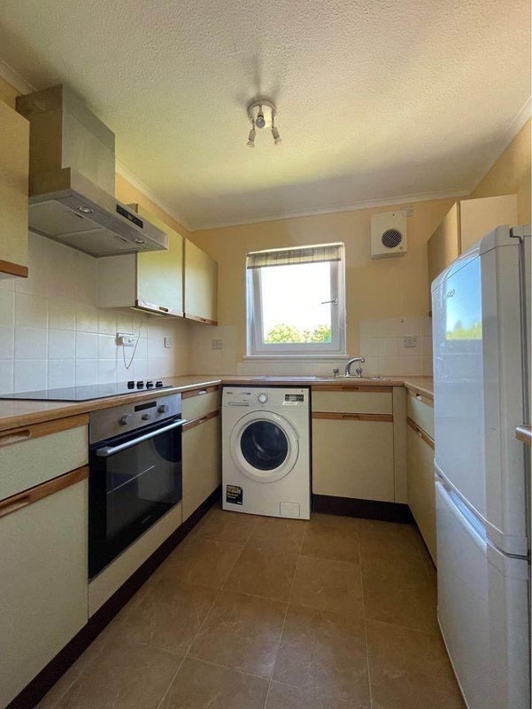 Flat Polwarth Terrace in City of Edinburgh
