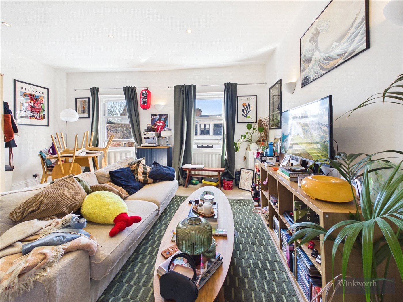 Flat Victoria Avenue in Greater London