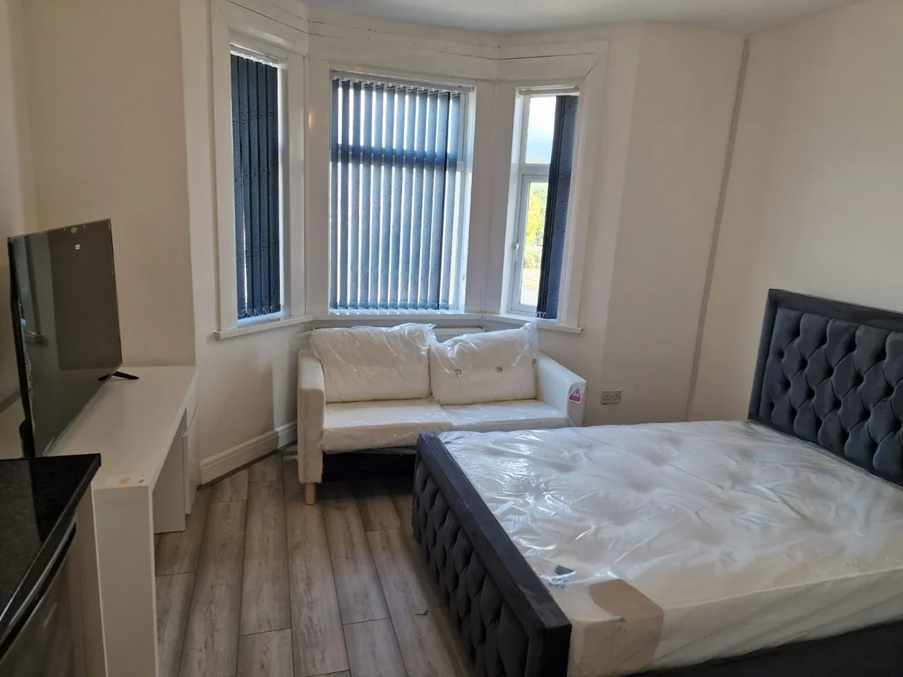Room Uxbridge Road in Greater London