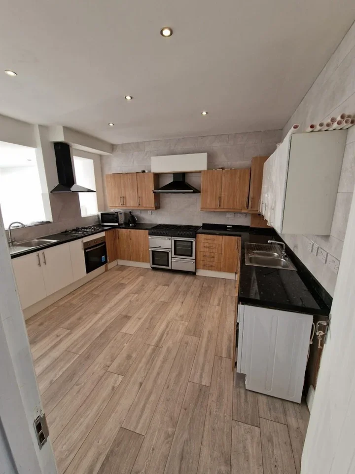 Room Uxbridge Road in Greater London