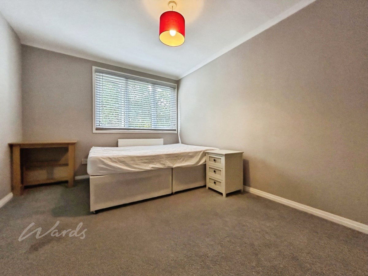 Room Cherry Tree Road in Tunbridge Wells