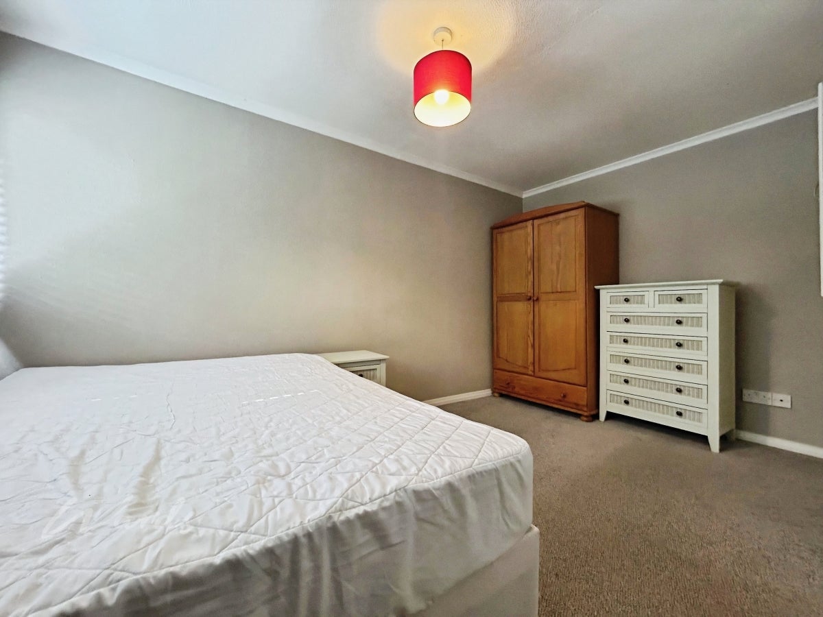 Room Cherry Tree Road in Tunbridge Wells