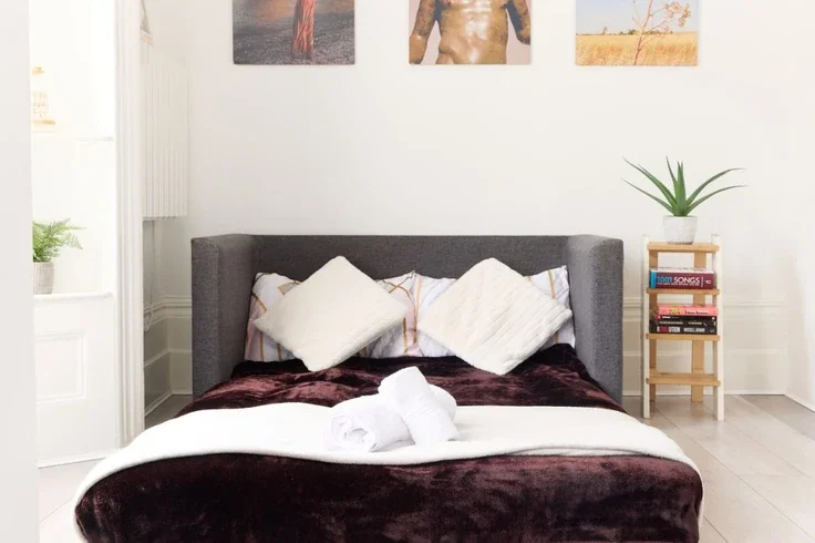 Flat Leinster Square in City of Westminster
